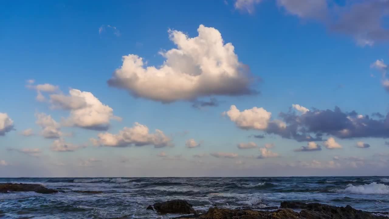 海上的云朵视频素材