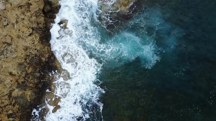 海浪撞击悬崖海岸视频特效