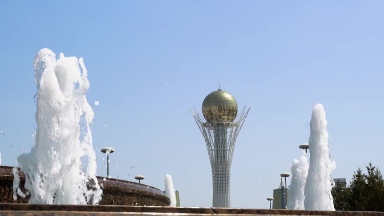 哈萨克斯坦努尔苏丹中心的Baiterek大楼视频素材