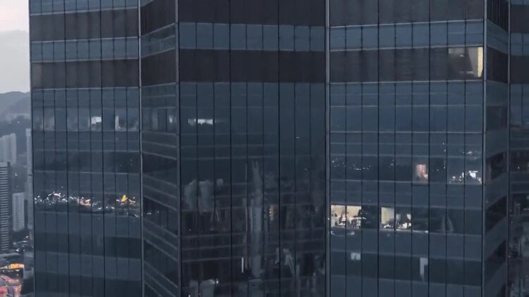 城市空中的高层建筑实拍视频素材